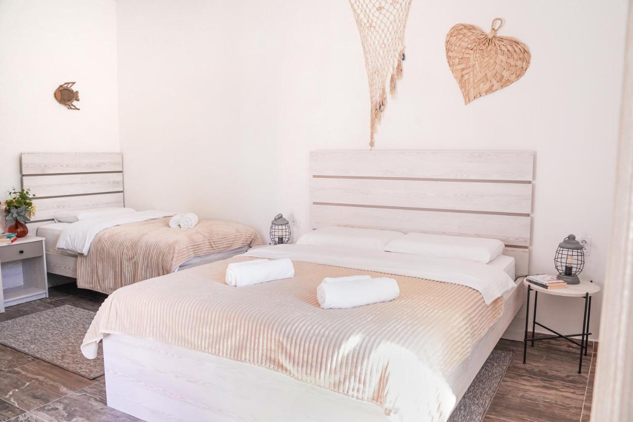 Waikiki Beach House Tivat Exterior photo