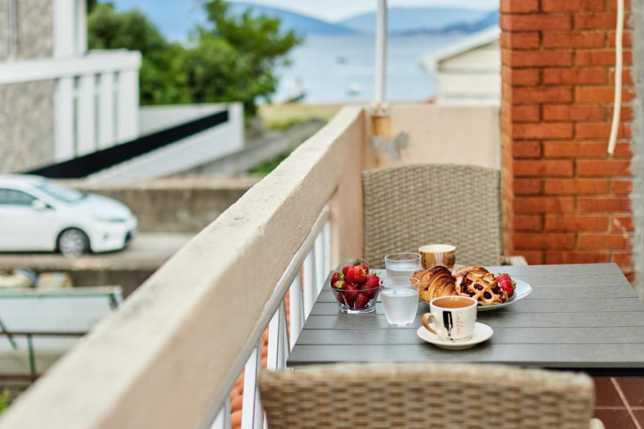 Waikiki Beach House Tivat Exterior photo