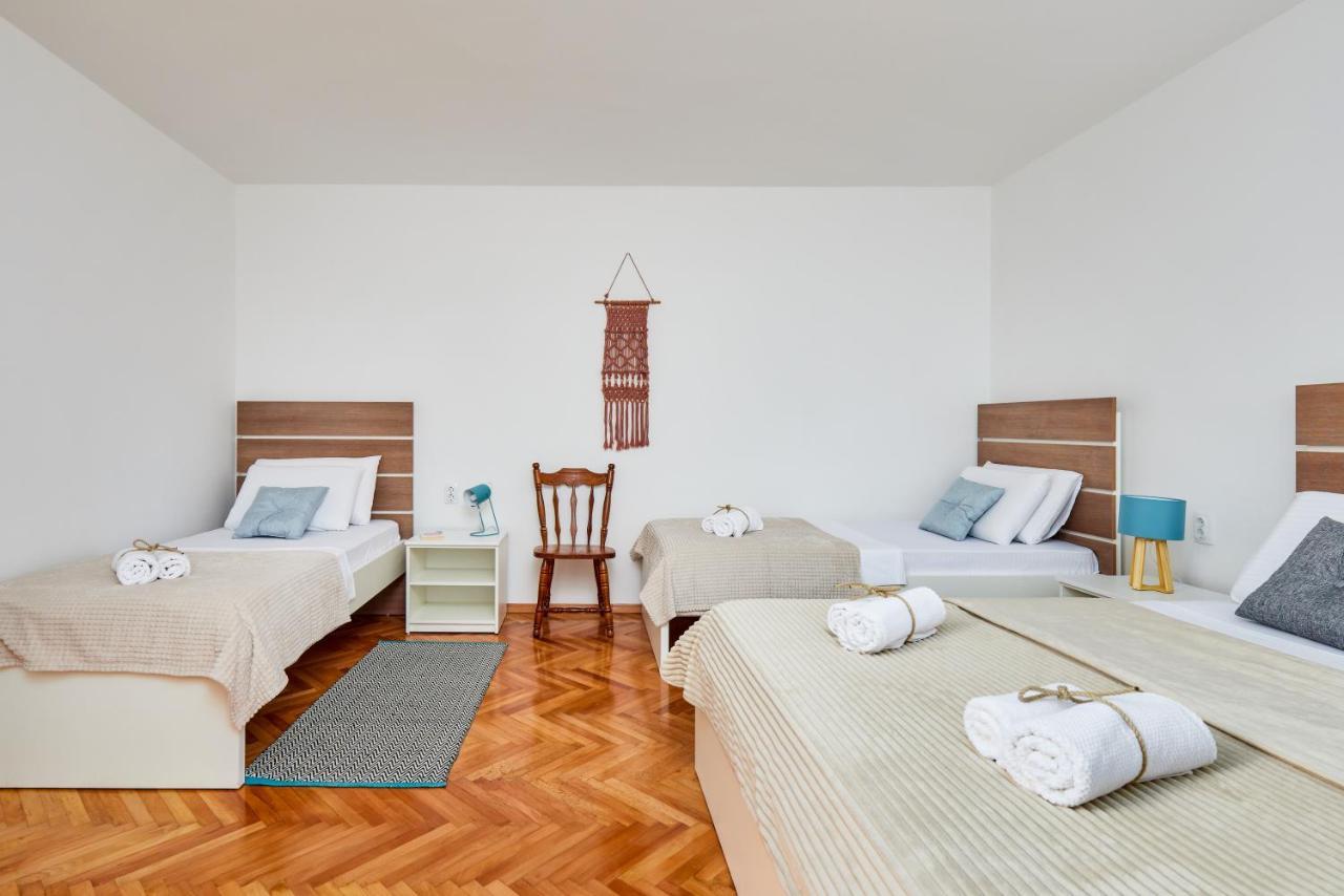 Waikiki Beach House Tivat Exterior photo