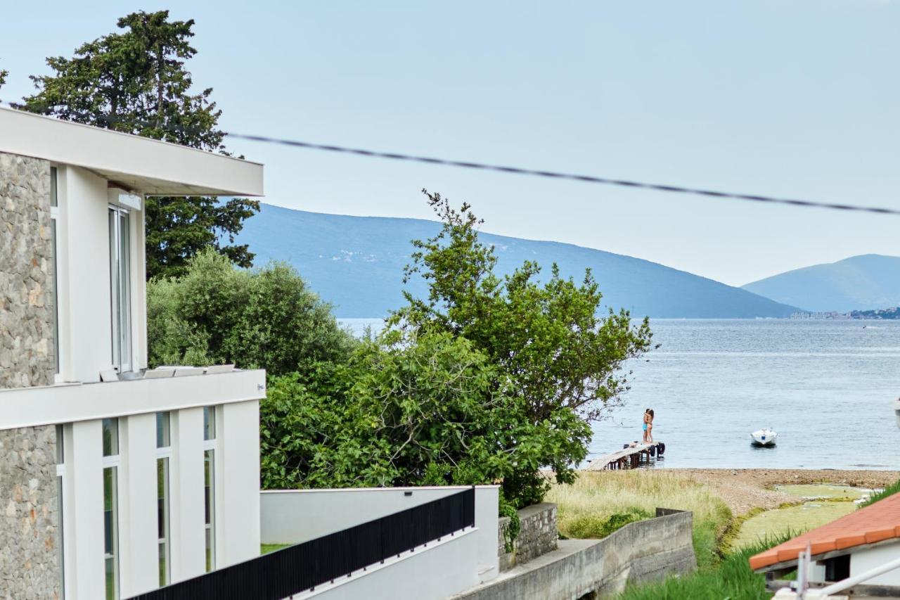 Waikiki Beach House Tivat Exterior photo