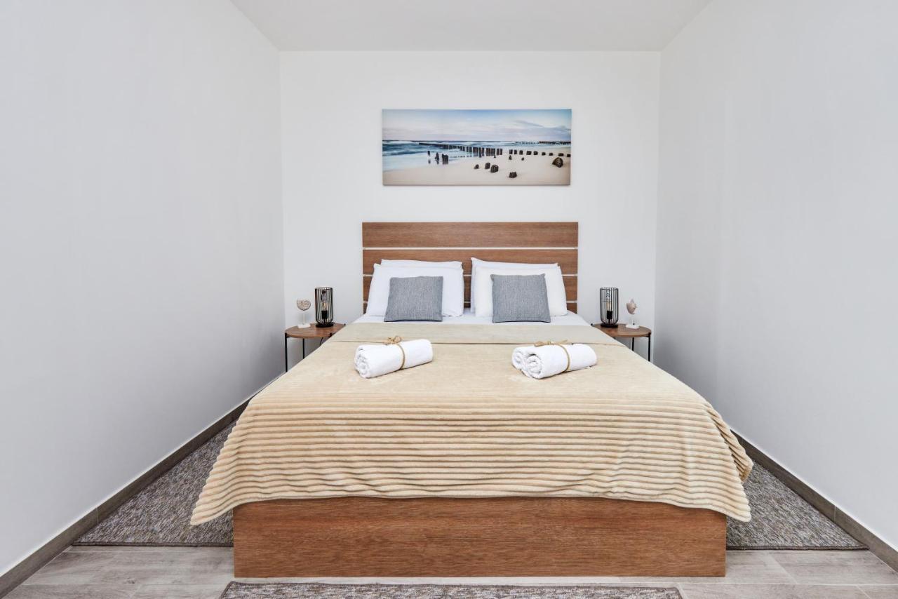 Waikiki Beach House Tivat Exterior photo