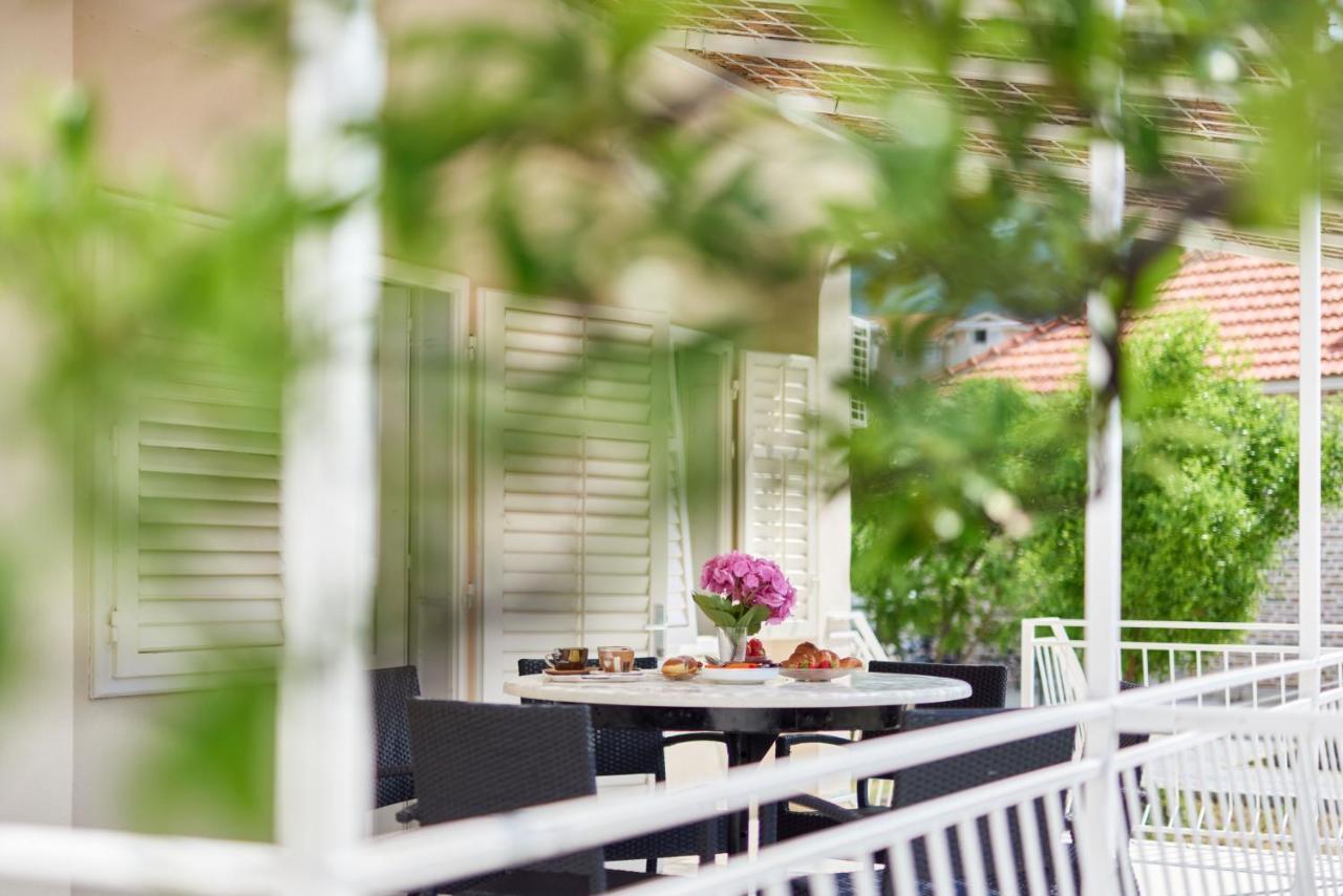 Waikiki Beach House Tivat Exterior photo