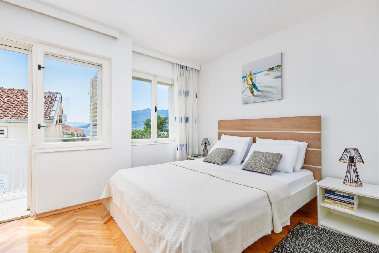 Waikiki Beach House Tivat Exterior photo