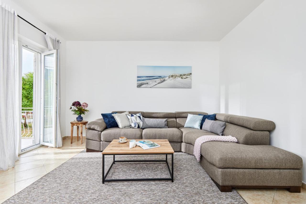 Waikiki Beach House Tivat Exterior photo