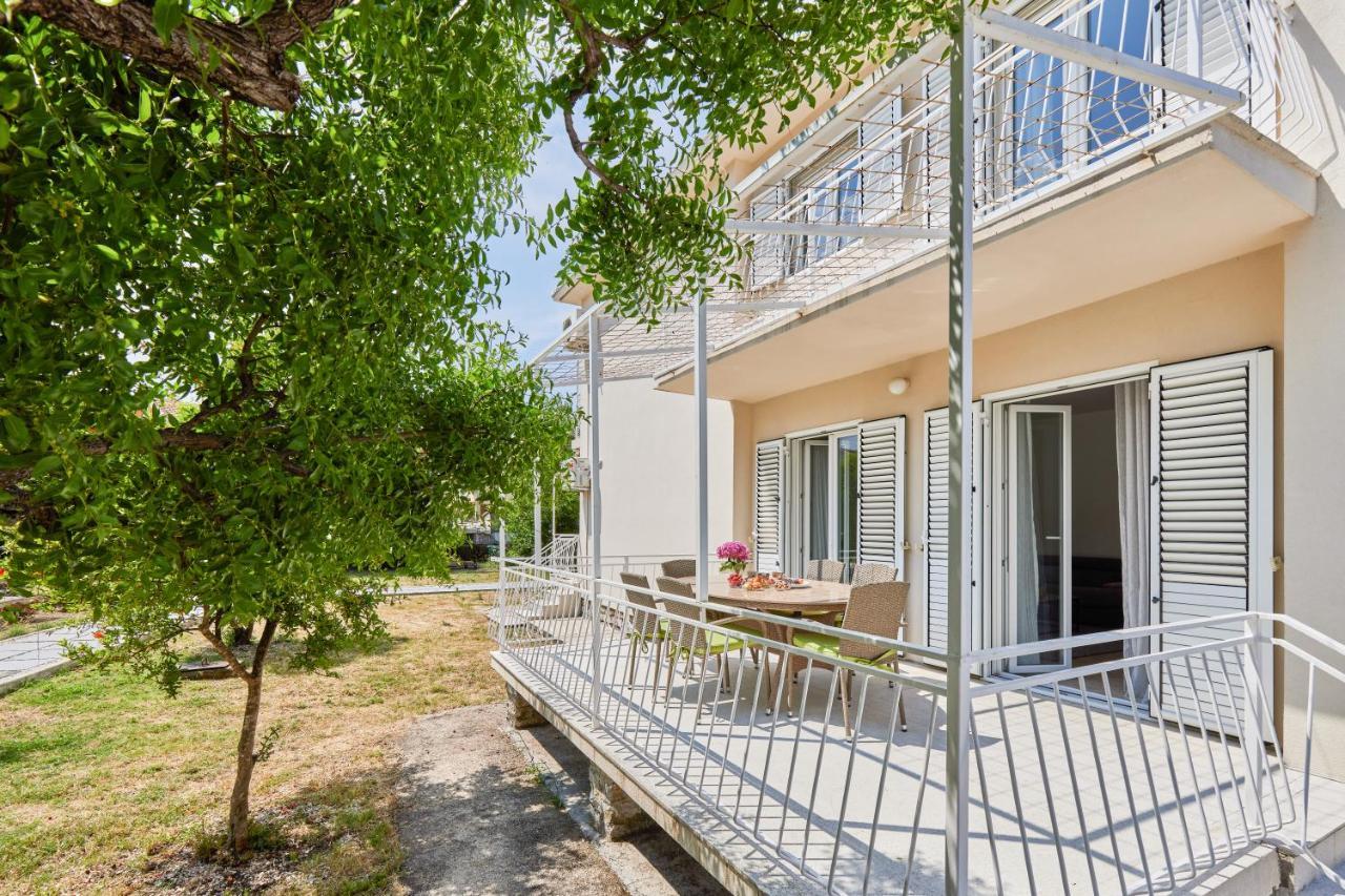 Waikiki Beach House Tivat Exterior photo