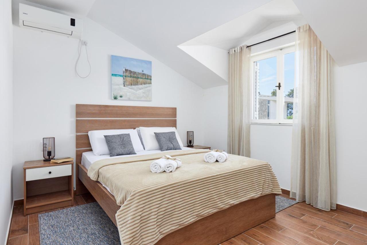Waikiki Beach House Tivat Exterior photo