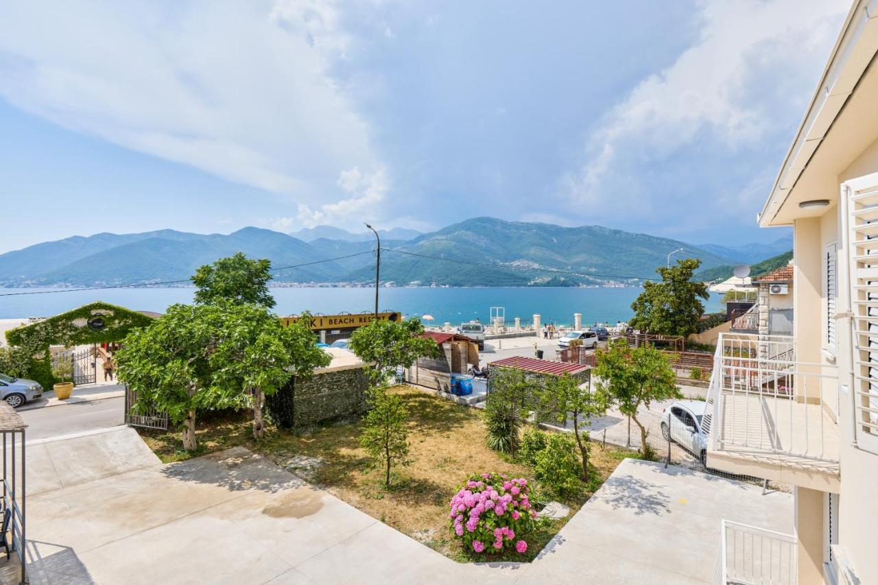 Waikiki Beach House Tivat Exterior photo