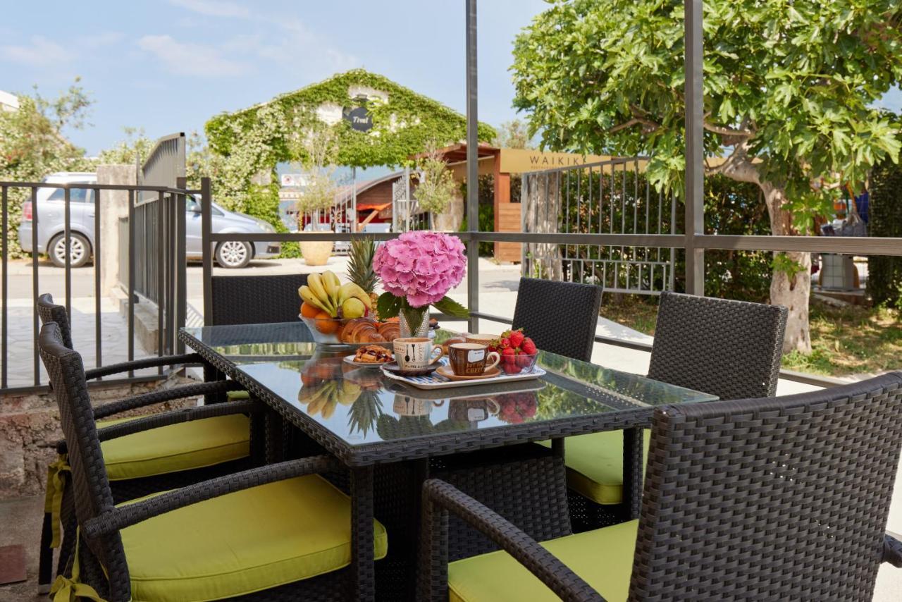 Waikiki Beach House Tivat Exterior photo